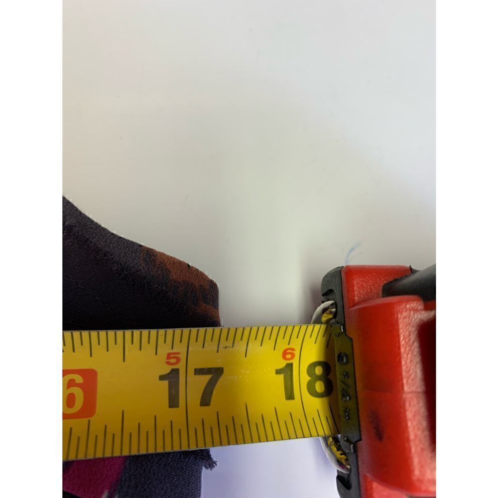 Ecote
Urban Outfitters Silk Multicolor Tank Top Size M - Picture 10 of 11